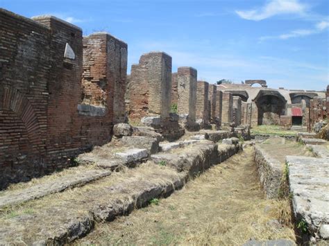 Bordello Acilia Castel Fusano Ostia Antica