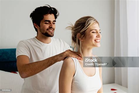 Erotic massage Lunguletu